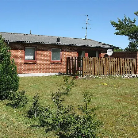 Holiday home Gret - 300m From The Sea In Ne Jutland By Interhome *